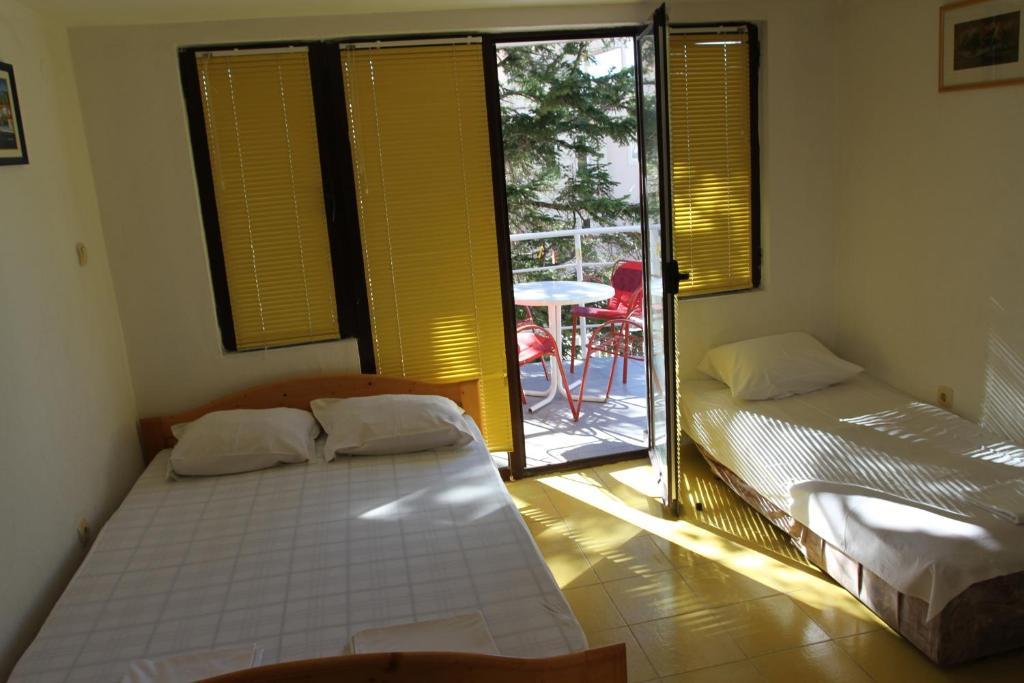 Apartments Popovic Petrovac Quarto foto